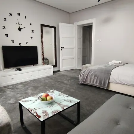 Apartment Queen *